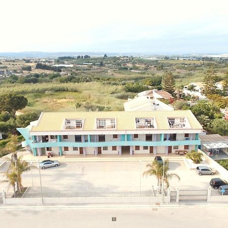 Residence Fronte Mare Santa Maria Del Focallo Exterior photo