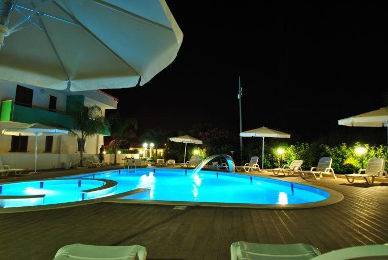 Residence Fronte Mare Santa Maria Del Focallo Exterior photo