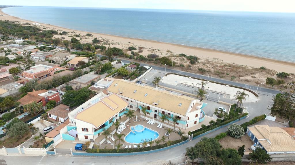 Residence Fronte Mare Santa Maria Del Focallo Exterior photo